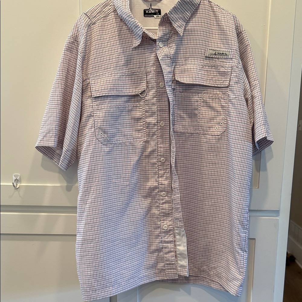Men’s habitat outdoor brand ventilated, short sleeve‎ size large button up.